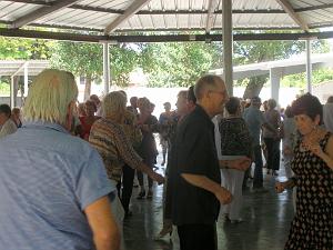 AOBR 2014 06 22 JUIN MARIGNANE REPAS PORCELET A LA BROCHE (127) par G Montaner